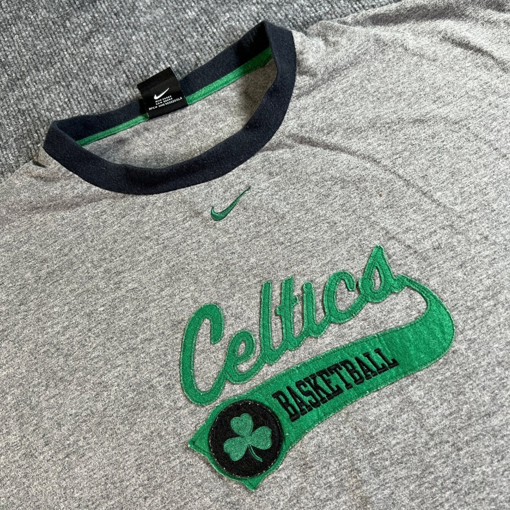Nike Boston Celtics Long Sleeve Shirt Mens Large Gray Center Swoosh Embroidered